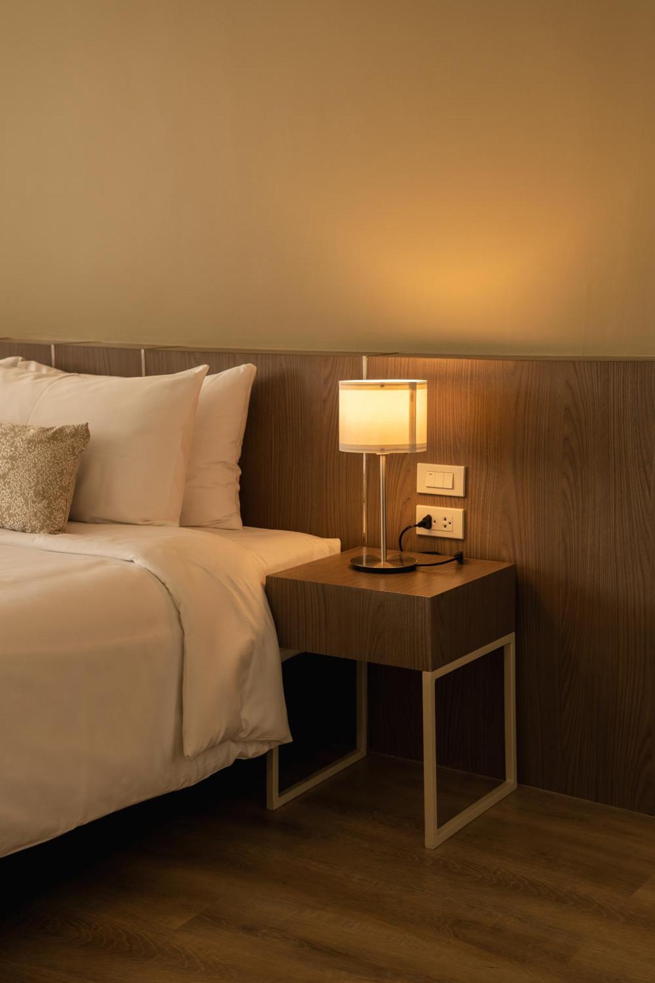 The Rise Suites Hotel, Chiang Mai - Sha Extra Plus Екстер'єр фото